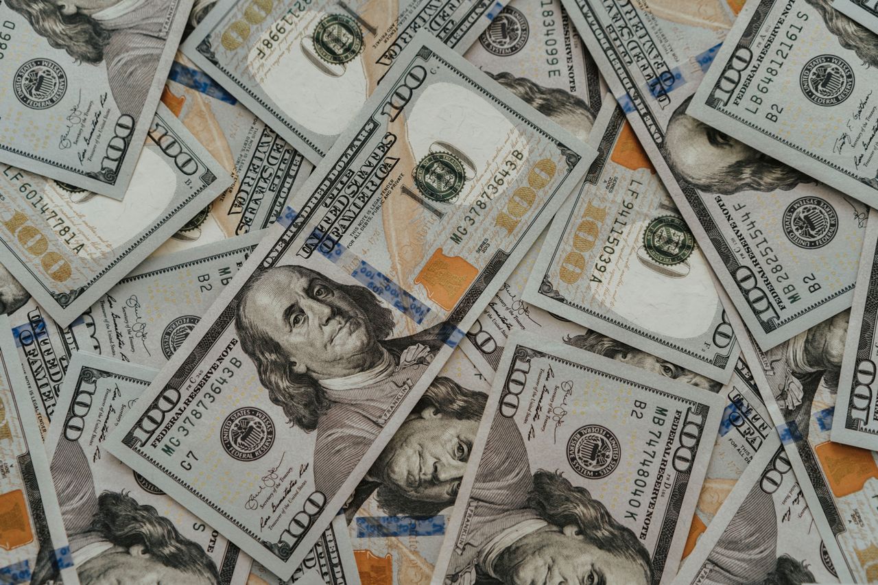 Which countries use the US dollar as their local currency?